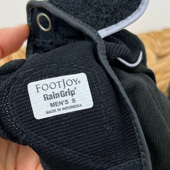 FOOTJOY Men's RainGrip Golf Gloves - Picture 6 of 6